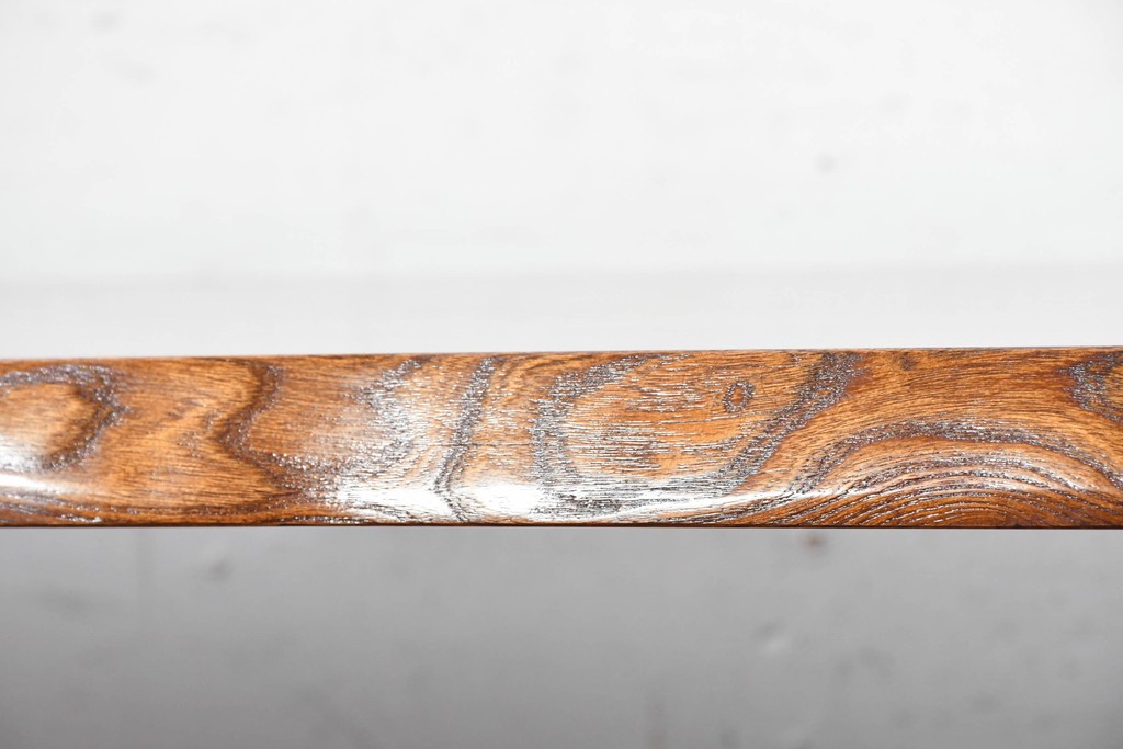 中古　美品　横浜クラシック家具　ノックオンウッド(knockonwood)　重厚感のある耳付き天板のダイニングテーブル　(R-090456)