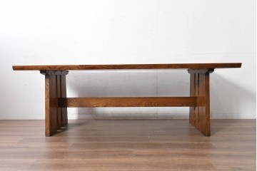 中古　美品　横浜クラシック家具　ノックオンウッド(knockonwood)　重厚感のある耳付き天板のダイニングテーブル　(R-090456)