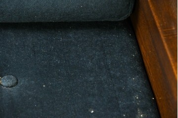 中古　横浜クラシック家具　ノックオンウッド(knockonwood)　Hand Made　コロニアルシリーズ　英国の伝統スタイルのウィングバックが魅力的なウィングチェア　(R-090458)