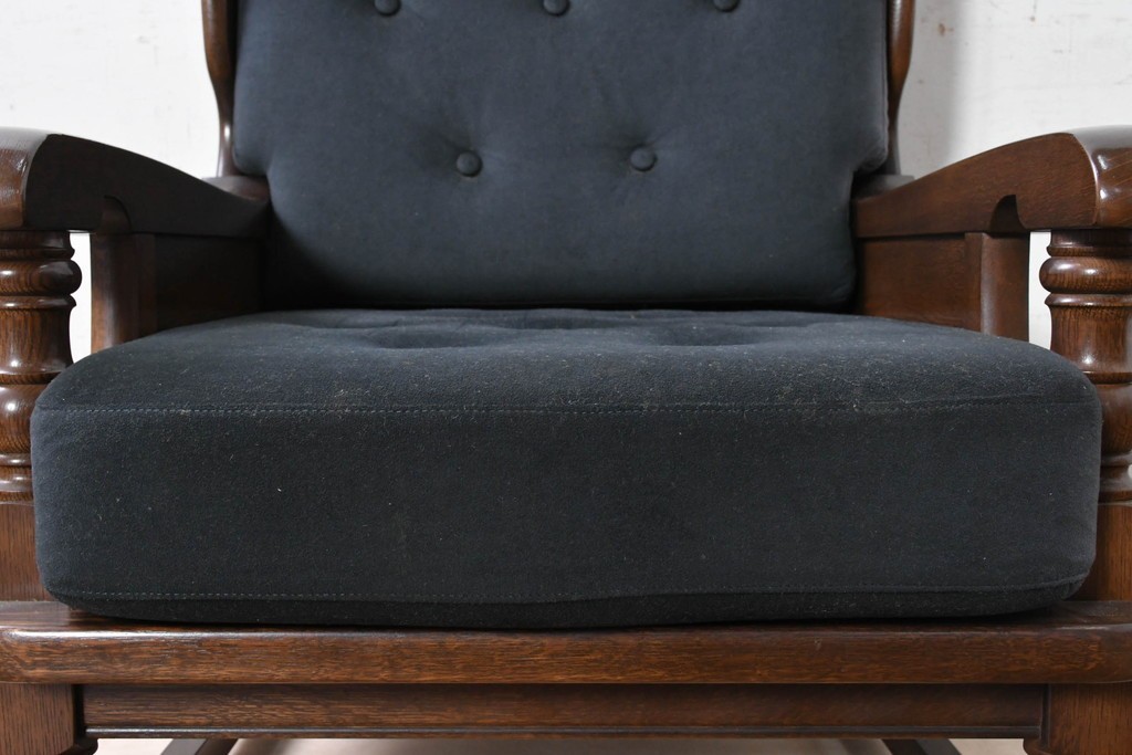 中古　横浜クラシック家具　ノックオンウッド(knockonwood)　Hand Made　コロニアルシリーズ　英国の伝統スタイルのウィングバックが魅力的なウィングチェア　(R-090458)