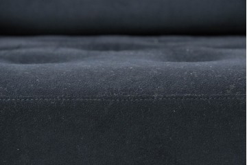 中古　横浜クラシック家具　ノックオンウッド(knockonwood)　Hand Made　コロニアルシリーズ　英国の伝統スタイルのウィングバックが魅力的なウィングチェア　(R-090458)