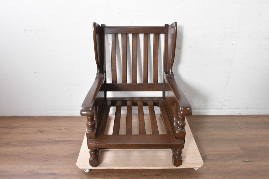 中古　横浜クラシック家具　ノックオンウッド(knockonwood)　Hand Made　コロニアルシリーズ　英国の伝統スタイルのウィングバックが魅力的なウィングチェア　(R-090458)