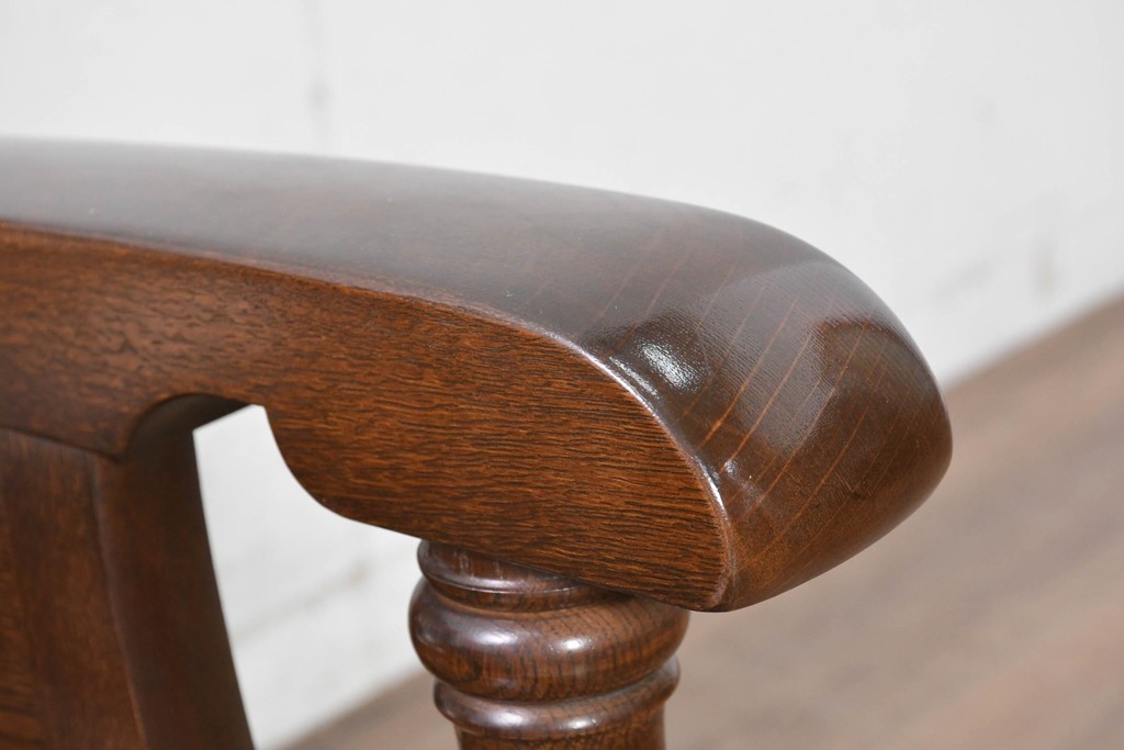 中古　横浜クラシック家具　ノックオンウッド(knockonwood)　Hand Made　コロニアルシリーズ　英国の伝統スタイルのウィングバックが魅力的なウィングチェア　(R-090458)