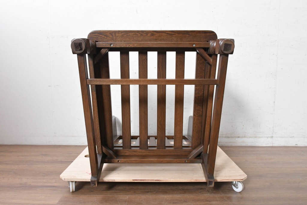 中古　横浜クラシック家具　ノックオンウッド(knockonwood)　Hand Made　コロニアルシリーズ　英国の伝統スタイルのウィングバックが魅力的なウィングチェア　(R-090458)