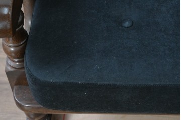 中古　横浜クラシック家具　ノックオンウッド(knockonwood)　Hand Made　コロニアルシリーズ　英国の伝統スタイルのウィングバックが魅力的なウィングチェア　(R-090459)