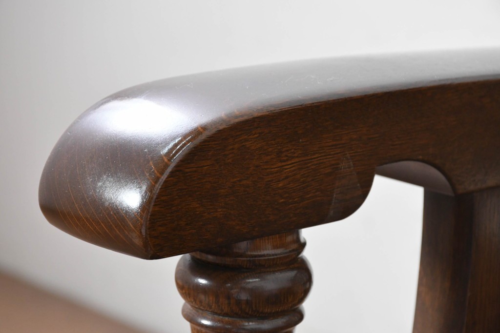 中古　横浜クラシック家具　ノックオンウッド(knockonwood)　Hand Made　コロニアルシリーズ　英国の伝統スタイルのウィングバックが魅力的なウィングチェア　(R-090459)
