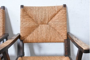 中古　松本民芸家具　#521L型　直線的な木部と丁寧な編み込みが調和したラッシアームチェア2脚セット　定価(2脚合計)約49万4千円　(R-090461)