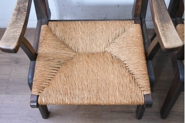 中古　松本民芸家具　#521L型　直線的な木部と丁寧な編み込みが調和したラッシアームチェア2脚セット　定価(2脚合計)約49万4千円　(R-090461)