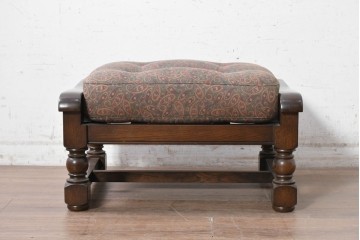 中古　美品　横浜クラシック家具　ノックオンウッド(knockonwood)　Hand Made　コロニアルシリーズ　ペイズリー柄クッションが上品なスツール　(R-090462)