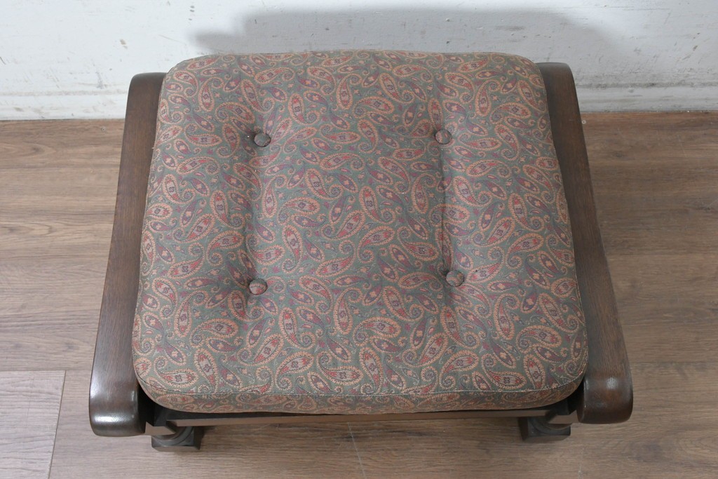 中古　美品　横浜クラシック家具　ノックオンウッド(knockonwood)　Hand Made　コロニアルシリーズ　ペイズリー柄クッションが上品なスツール　(R-090462)