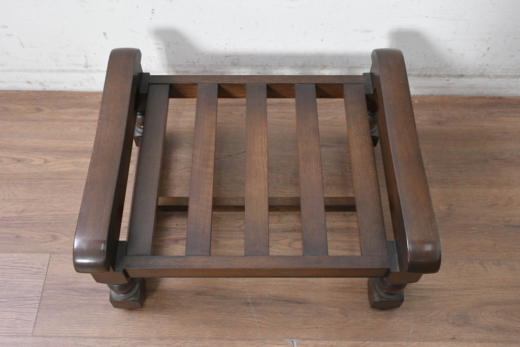 中古　美品　横浜クラシック家具　ノックオンウッド(knockonwood)　Hand Made　コロニアルシリーズ　ペイズリー柄クッションが上品なスツール　(R-090462)