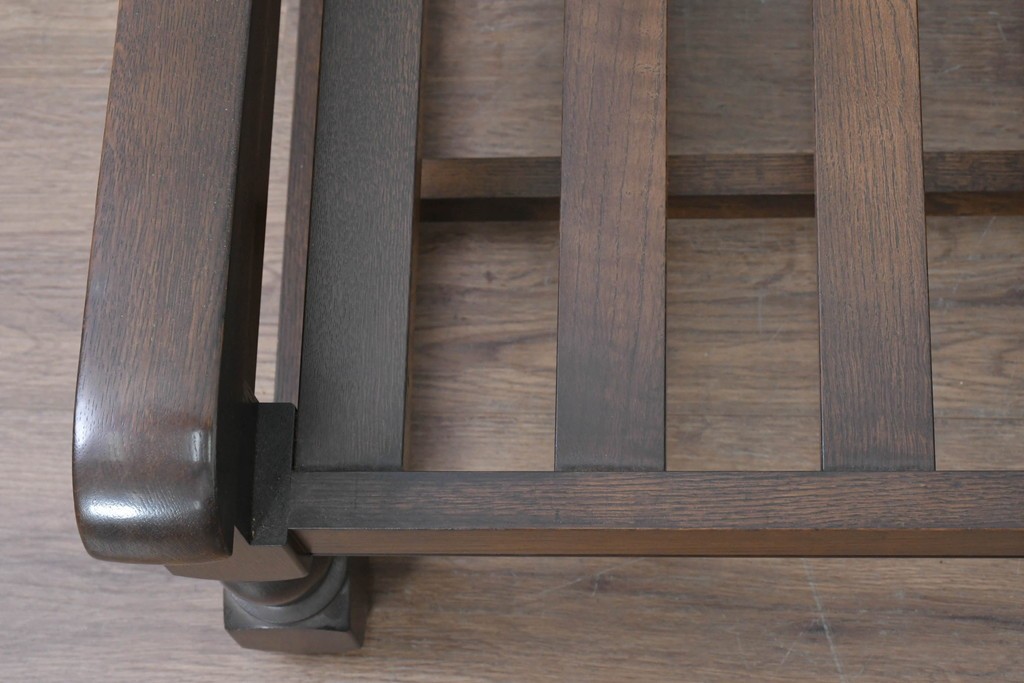 中古　美品　横浜クラシック家具　ノックオンウッド(knockonwood)　Hand Made　コロニアルシリーズ　ペイズリー柄クッションが上品なスツール　(R-090462)