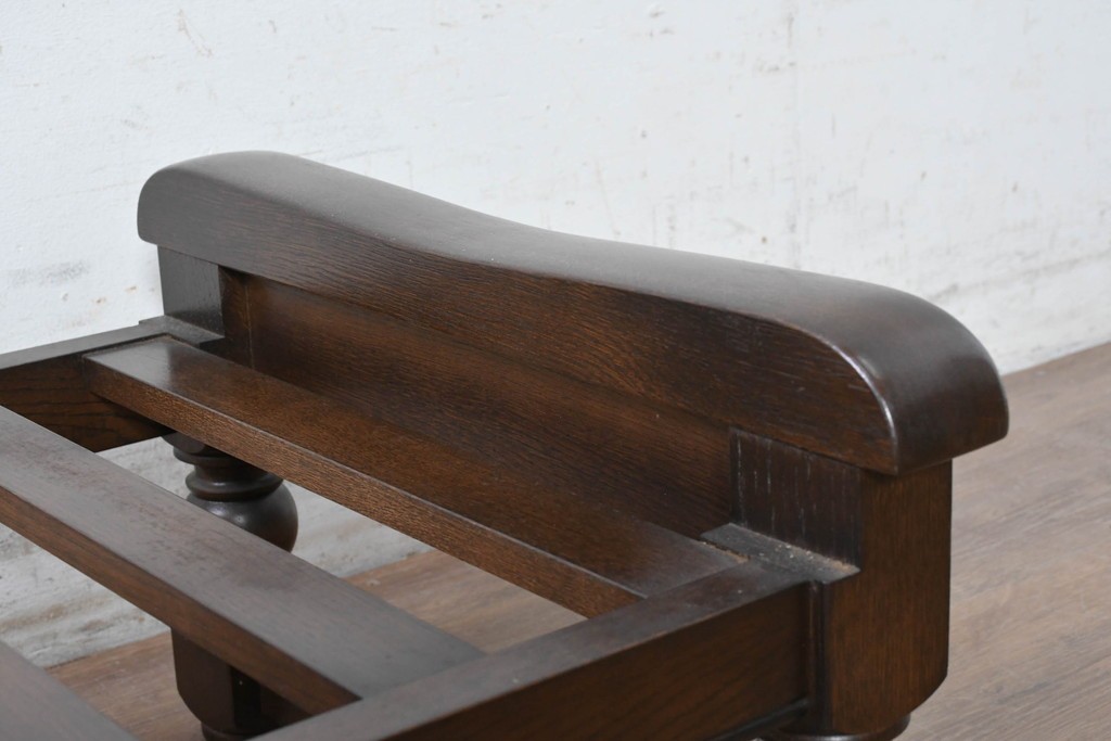 中古　美品　横浜クラシック家具　ノックオンウッド(knockonwood)　Hand Made　コロニアルシリーズ　ペイズリー柄クッションが上品なスツール　(R-090462)