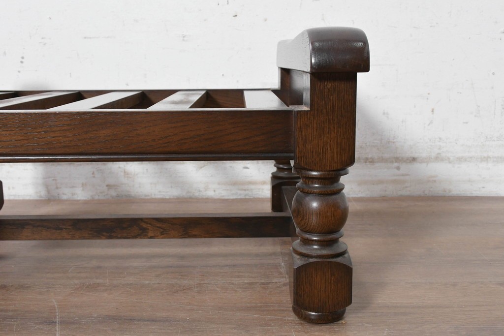 中古　美品　横浜クラシック家具　ノックオンウッド(knockonwood)　Hand Made　コロニアルシリーズ　ペイズリー柄クッションが上品なスツール　(R-090462)