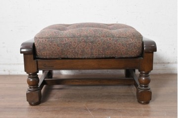 中古　美品　横浜クラシック家具　ノックオンウッド(knockonwood)　Hand Made　コロニアルシリーズ　ペイズリー柄クッションが上品なスツール　(R-090462)