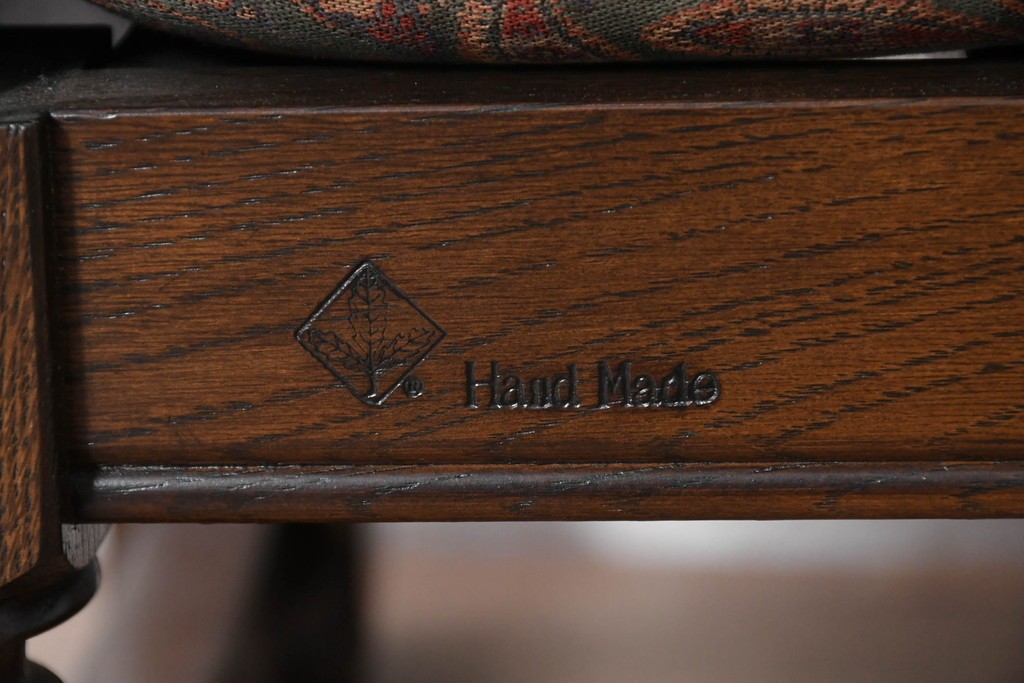 中古　美品　横浜クラシック家具　ノックオンウッド(knockonwood)　Hand Made　コロニアルシリーズ　ペイズリー柄クッションが上品なスツール　(R-090462)