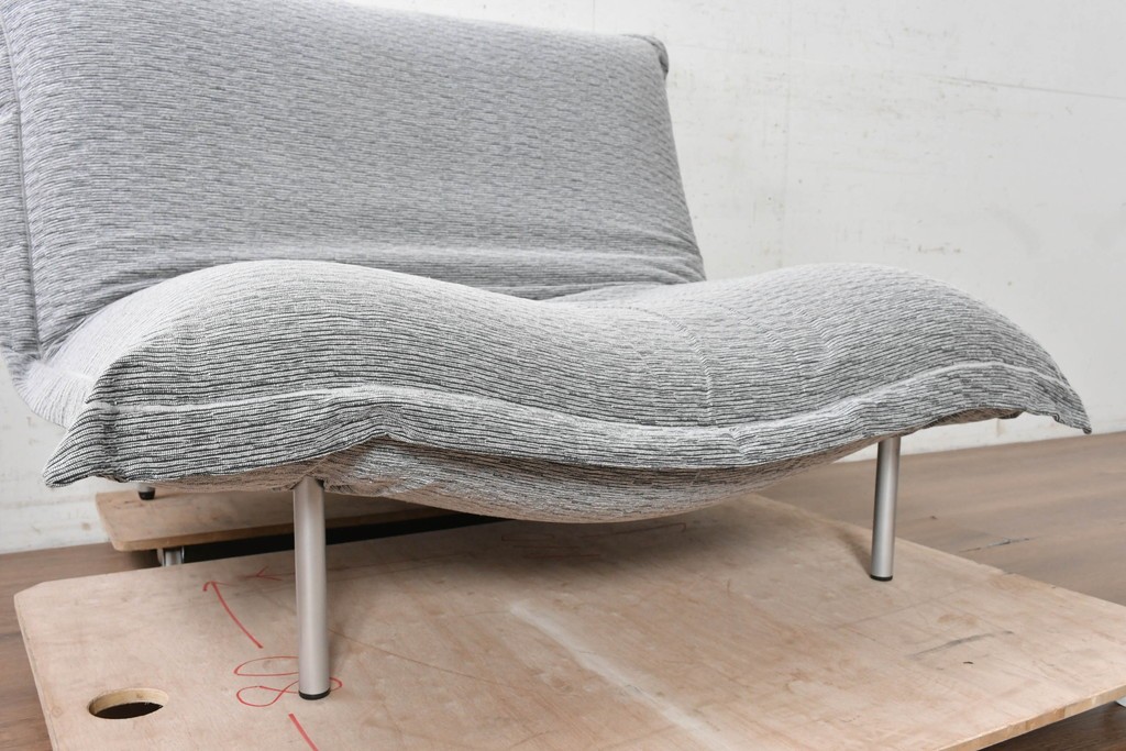 中古　美品　LigneRoset(リーン・ロゼ)　ROSETCalin(ロゼカラン)　リクライニング機能付き　ゆったりと身を預けたくなる1人掛けソファとオットマンのセット　定価約38万円　(R-090463)
