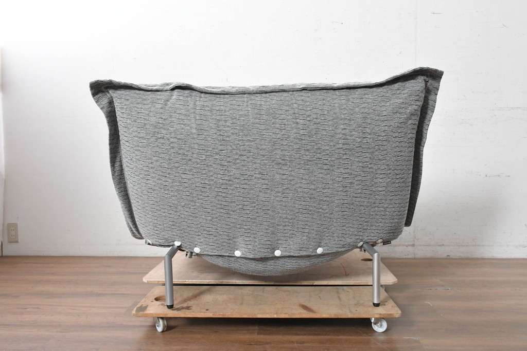 中古　美品　LigneRoset(リーン・ロゼ)　ROSETCalin(ロゼカラン)　リクライニング機能付き　ゆったりと身を預けたくなる1人掛けソファとオットマンのセット　定価約38万円　(R-090463)
