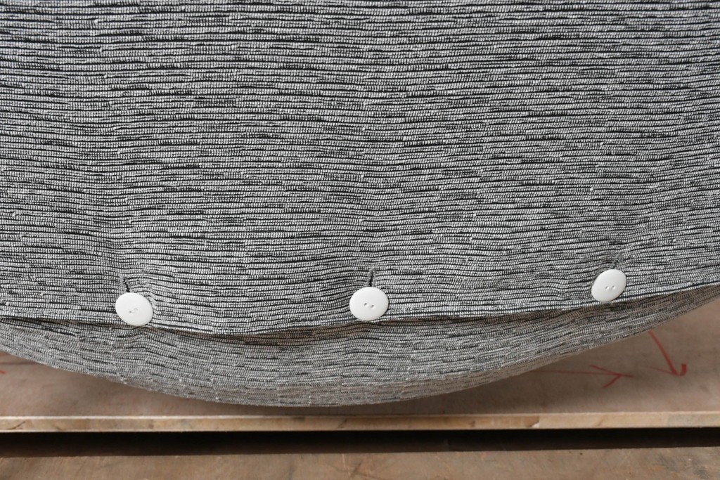 中古　美品　LigneRoset(リーン・ロゼ)　ROSETCalin(ロゼカラン)　リクライニング機能付き　ゆったりと身を預けたくなる1人掛けソファとオットマンのセット　定価約38万円　(R-090463)