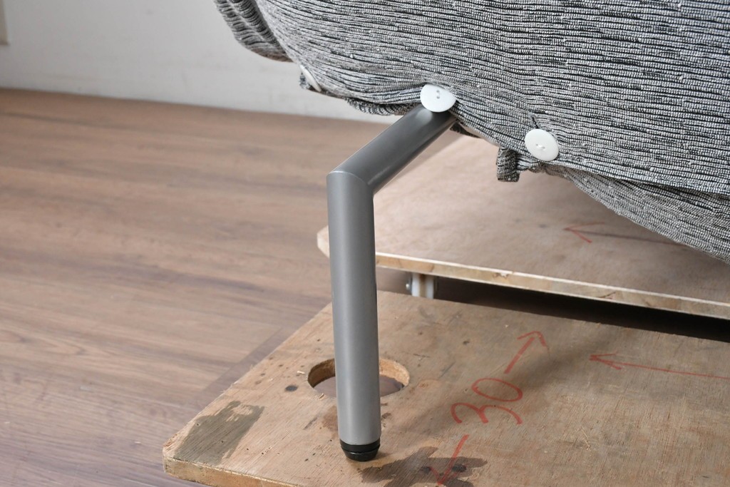 中古　美品　LigneRoset(リーン・ロゼ)　ROSETCalin(ロゼカラン)　リクライニング機能付き　ゆったりと身を預けたくなる1人掛けソファとオットマンのセット　定価約38万円　(R-090463)