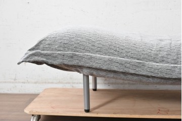 中古　美品　LigneRoset(リーン・ロゼ)　ROSETCalin(ロゼカラン)　リクライニング機能付き　ゆったりと身を預けたくなる1人掛けソファとオットマンのセット　定価約38万円　(R-090463)