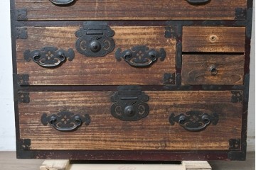 和製アンティーク　明治期から大正期　巾着金具　時代の趣漂う松本衣装箪笥　(R-090464)