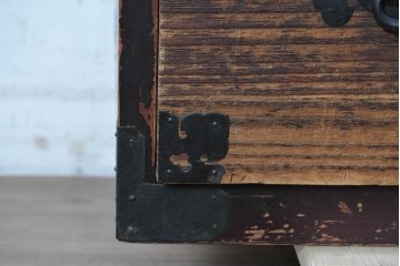 和製アンティーク　明治期から大正期　巾着金具　時代の趣漂う松本衣装箪笥　(R-090464)
