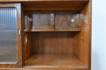 和製ヴィンテージ　昭和中期　栃(トチ)の木　縮杢が際立つ茶箪笥　(R-090471)