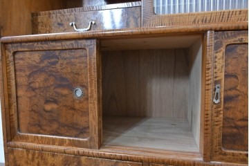 和製ヴィンテージ　昭和中期　栃(トチ)の木　縮杢が際立つ茶箪笥　(R-090471)