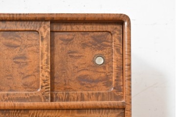 和製ヴィンテージ　昭和中期　栃(トチ)の木　縮杢が際立つ茶箪笥　(R-090471)