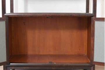 中古　民芸家具　葛布(くずふ)を取り入れた素朴なデザインの茶棚　(R-090472)