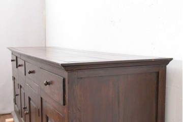 アジアンヴィンテージ　チーク材　ヨーロピアンデザインを取り入れた重厚なサイドボード　(R-090476)