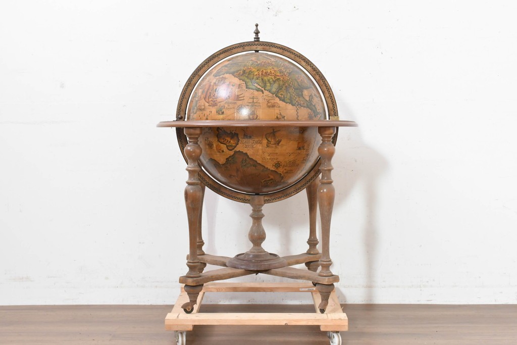 イタリアヴィンテージ　1970年頃　古地図が描かれたクラシカルな地球儀型ドリンクキャビネット　(R-090478)