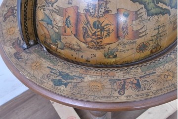 イタリアヴィンテージ　1970年頃　古地図が描かれたクラシカルな地球儀型ドリンクキャビネット　(R-090478)