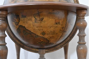 イタリアヴィンテージ　1970年頃　古地図が描かれたクラシカルな地球儀型ドリンクキャビネット　(R-090478)