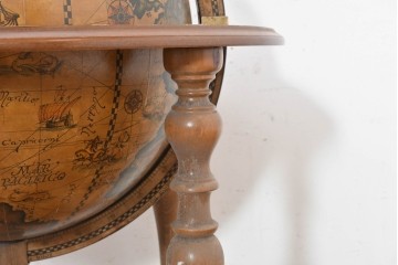 イタリアヴィンテージ　1970年頃　古地図が描かれたクラシカルな地球儀型ドリンクキャビネット　(R-090478)