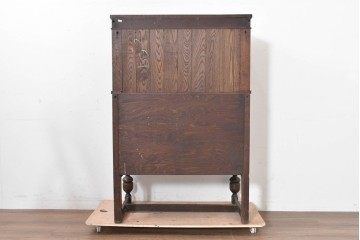 イギリスアンティーク　1920年頃　オーク材　英国伝統の意匠を凝縮した小ぶりなコートカップボード　(R-090479)