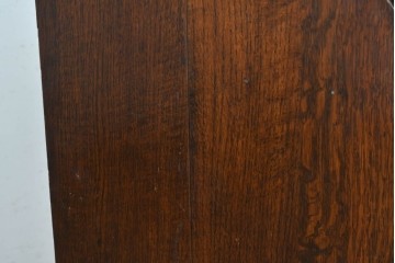 イギリスアンティーク　1930年から1940年頃　オーク材　細やかな彫り装飾と挽物脚が美しいライティングビューロー　(R-090486)