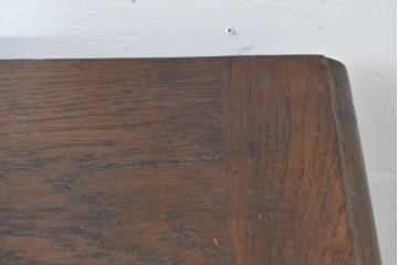 イギリスアンティーク　1920年から1930年頃　重厚な彫刻意匠が印象的!　音楽機器をまとめて収納できるレコードキャビネット　(R-090488)