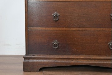 イギリスヴィンテージ　1960年から1970年頃　オーク材　ロゼット柄の彫刻を施したクラシカルなチェスト　(R-090489)