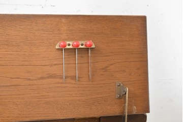 イギリスヴィンテージ　WOOD BROS(ウッド・ブロス)　Old charm(オールドチャーム)　オーク材　クラシカルな意匠を楽しめるカクテルキャビネット　(R-090491)