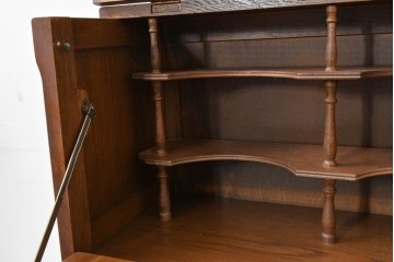 イギリスヴィンテージ　WOOD BROS(ウッド・ブロス)　Old charm(オールドチャーム)　オーク材　クラシカルな意匠を楽しめるカクテルキャビネット　(R-090491)