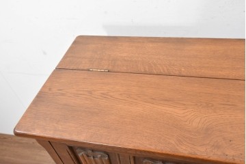 イギリスヴィンテージ　WOOD BROS(ウッド・ブロス)　Old charm(オールドチャーム)　オーク材　クラシカルな意匠を楽しめるカクテルキャビネット　(R-090491)