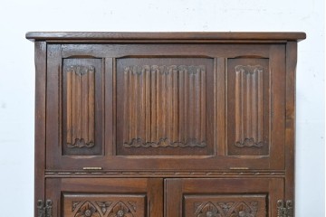 イギリスヴィンテージ　WOOD BROS(ウッド・ブロス)　Old charm(オールドチャーム)　オーク材　クラシカルな意匠を楽しめるカクテルキャビネット　(R-090491)