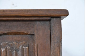 イギリスヴィンテージ　WOOD BROS(ウッド・ブロス)　Old charm(オールドチャーム)　オーク材　クラシカルな意匠を楽しめるカクテルキャビネット　(R-090491)