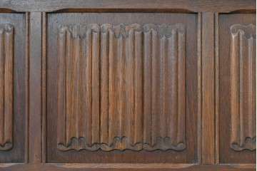 イギリスヴィンテージ　WOOD BROS(ウッド・ブロス)　Old charm(オールドチャーム)　オーク材　クラシカルな意匠を楽しめるカクテルキャビネット　(R-090491)