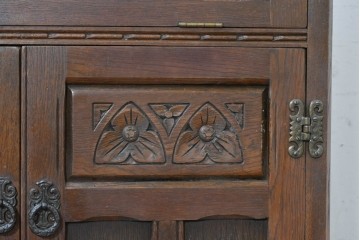 イギリスヴィンテージ　WOOD BROS(ウッド・ブロス)　Old charm(オールドチャーム)　オーク材　クラシカルな意匠を楽しめるカクテルキャビネット　(R-090491)