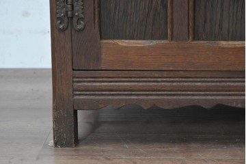イギリスヴィンテージ　WOOD BROS(ウッド・ブロス)　Old charm(オールドチャーム)　オーク材　クラシカルな意匠を楽しめるカクテルキャビネット　(R-090491)