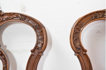 イギリスアンティーク　1940年頃　高級品　ウォールナット材　繊細な彫刻を施した作りの良いダイニングチェア4脚セット　(R-090500)