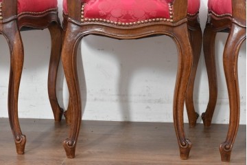 イギリスアンティーク　1940年頃　高級品　ウォールナット材　繊細な彫刻を施した作りの良いダイニングチェア4脚セット　(R-090500)